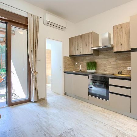 Amphitheater 3+2 Modern Apartment With Terrace, Wifi, Netflix Pola Esterno foto