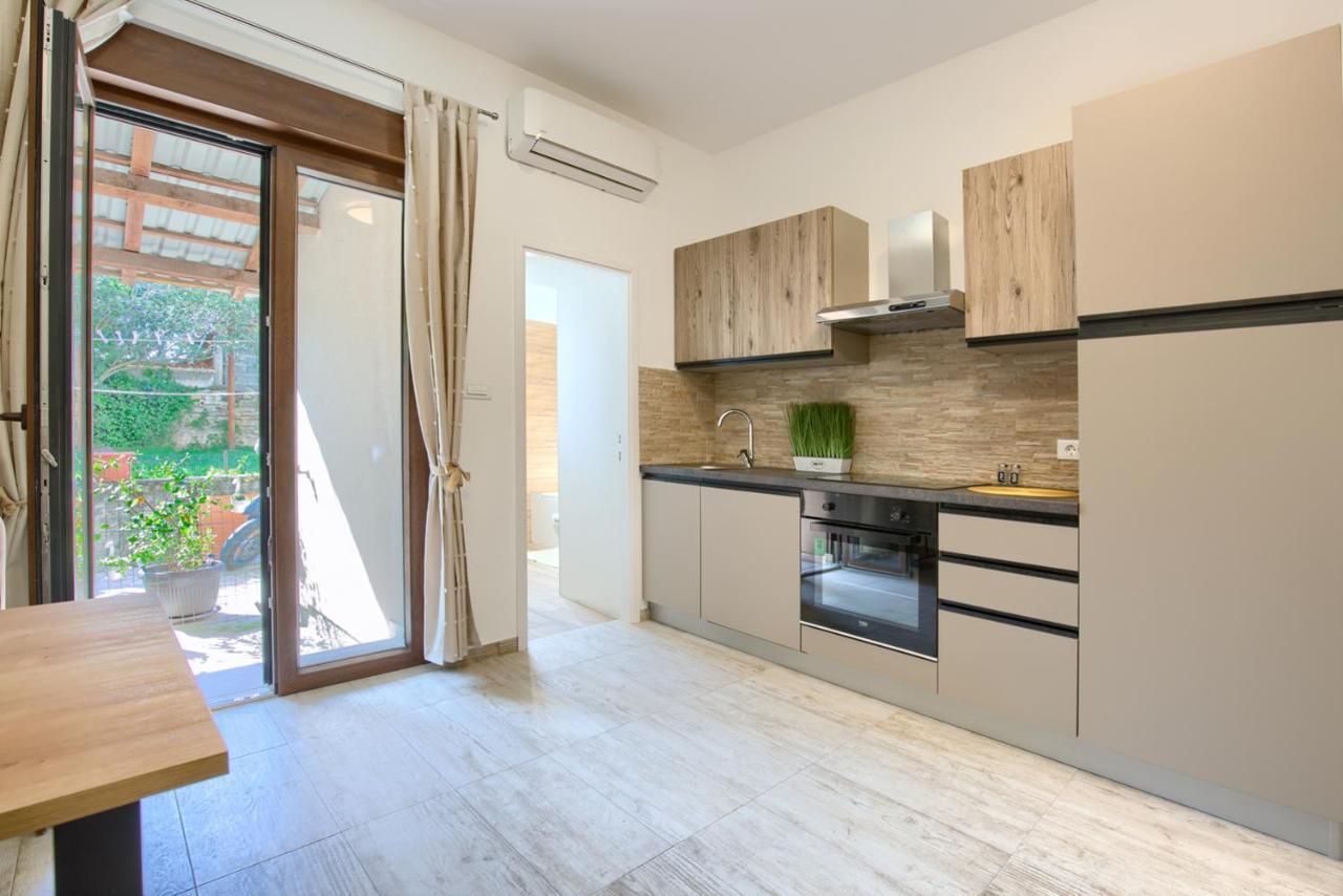 Amphitheater 3+2 Modern Apartment With Terrace, Wifi, Netflix Pola Esterno foto