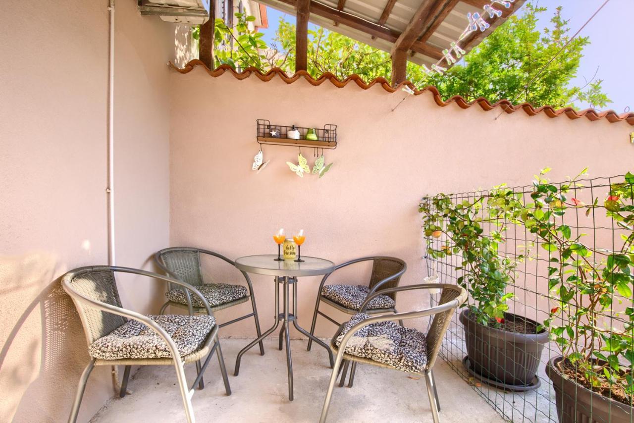 Amphitheater 3+2 Modern Apartment With Terrace, Wifi, Netflix Pola Esterno foto