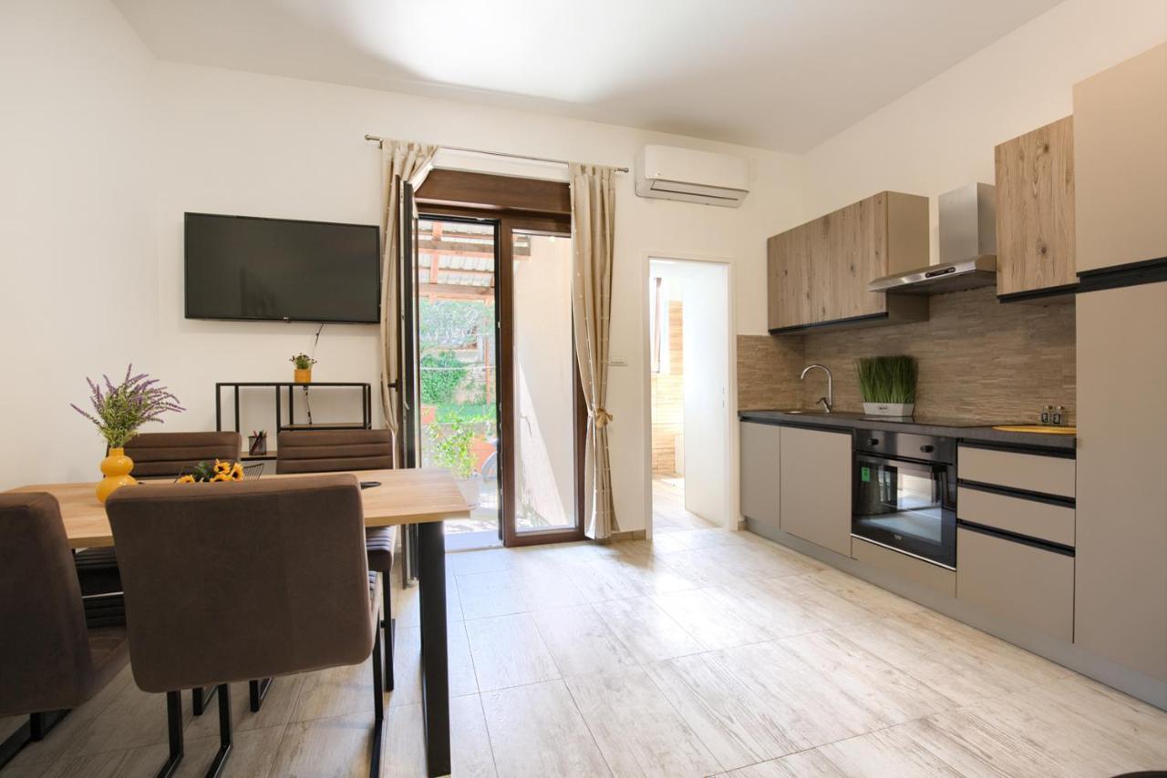 Amphitheater 3+2 Modern Apartment With Terrace, Wifi, Netflix Pola Esterno foto